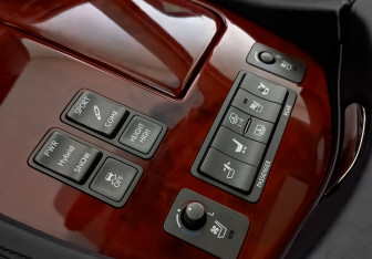 Подержанный автомобиль Lexus LS 2011 года (26 фото)