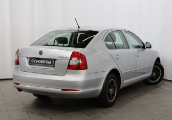 Подержанный автомобиль Skoda Octavia Liftback 2011 года (4 фото)