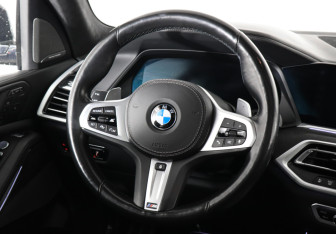Подержанный автомобиль BMW X7 2021 года (7 фото)