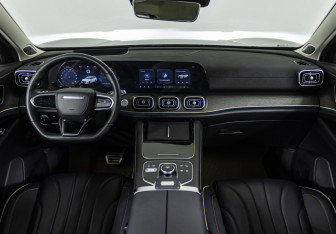 Подержанный автомобиль Jaecoo J8 2024 года (13 фото)