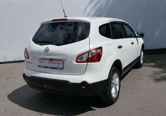 Подержанный автомобиль Nissan Qashqai+2 2012 года (5 фото)