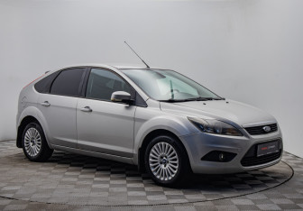 Подержанный автомобиль Ford Focus Hatchback 2009 года (7 фото)