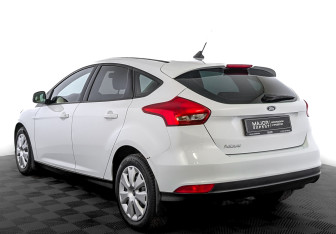 Подержанный автомобиль Ford Focus Hatchback 2018 года (7 фото)