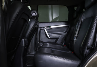 Подержанный автомобиль Chevrolet Captiva 2007 года (11 фото)