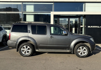 Подержанный автомобиль Nissan Pathfinder 2012 года (4 фото)