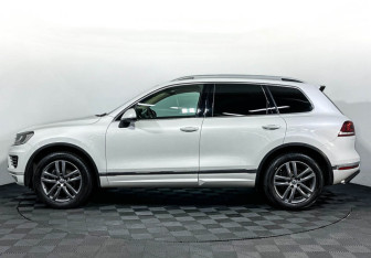 Подержанный автомобиль Volkswagen Touareg 2016 года (8 фото)