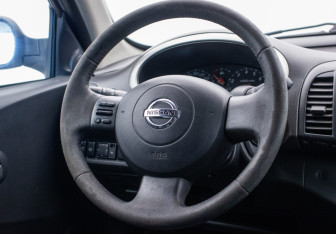 Подержанный автомобиль Nissan Micra Hatchback 2004 года (15 фото)