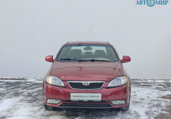 Подержанный автомобиль Daewoo Gentra Sedan 2015 года (2 фото)