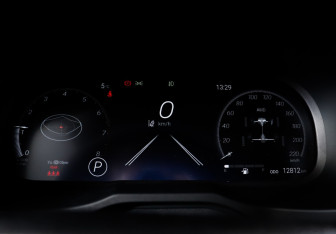 Подержанный автомобиль Toyota RAV4 2024 года (11 фото)