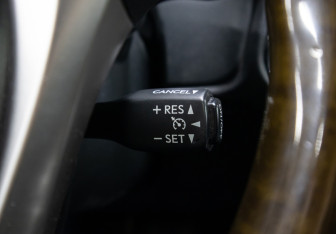 Подержанный автомобиль Lexus ES 2014 года (24 фото)