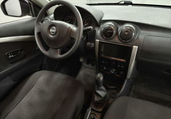Подержанный автомобиль Nissan Almera Sedan 2016 года (10 фото)