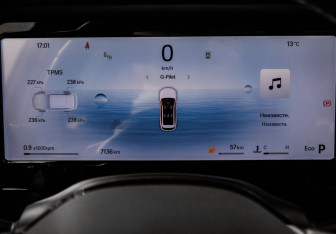 Подержанный автомобиль Geely Monjaro 2025 года (10 фото)