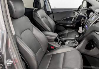 Подержанный автомобиль Hyundai Santa Fe 2016 года (23 фото)