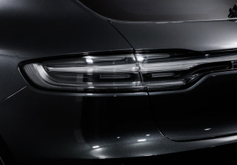 Подержанный автомобиль Porsche Macan 2019 года (16 фото)