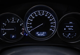 Подержанный автомобиль Mazda CX-5 2015 года (12 фото)