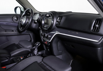 Подержанный автомобиль MINI Countryman 2017 года (11 фото)