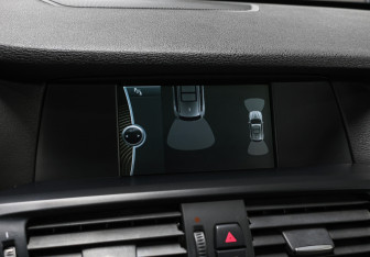 Подержанный автомобиль BMW X3 2014 года (18 фото)