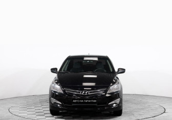 Подержанный автомобиль Hyundai Solaris Sedan 2015 года (2 фото)