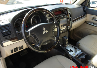 Подержанный автомобиль Mitsubishi Pajero 2019 года (2 фото)