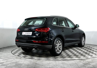 Подержанный автомобиль Audi Q5 2013 года (5 фото)