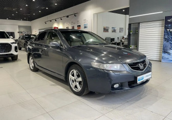 Подержанный автомобиль Honda Accord Sedan 2004 года (3 фото)