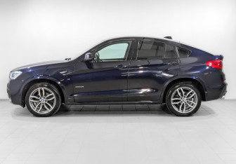 Подержанный автомобиль BMW X4 2018 года (8 фото)