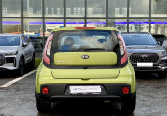 Подержанный автомобиль Kia Soul 2017 года (6 фото)