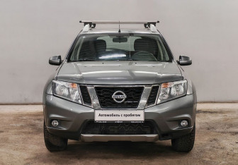 Подержанный автомобиль Nissan Terrano 2016 года (2 фото)