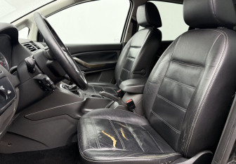 Подержанный автомобиль Ford C-MAX 2007 года (10 фото)