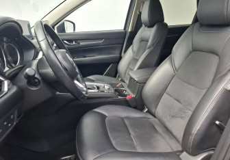 Подержанный автомобиль Mazda CX-5 2020 года (10 фото)