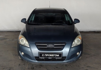 Подержанный автомобиль Kia Ceed Hatchback 2007 года (2 фото)