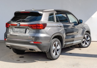 Подержанный автомобиль Changan CS75 2020 года (5 фото)