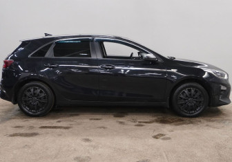 Подержанный автомобиль Kia Ceed Hatchback 2019 года (4 фото)