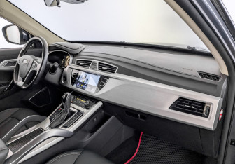 Подержанный автомобиль Geely Atlas 2019 года (11 фото)