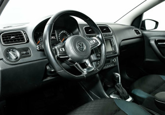 Подержанный автомобиль Volkswagen Polo Sedan 2019 года (9 фото)