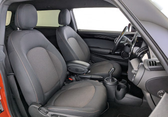 Подержанный автомобиль MINI Hatch 2019 года (23 фото)