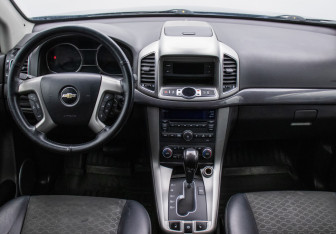 Подержанный автомобиль Chevrolet Captiva 2013 года (13 фото)