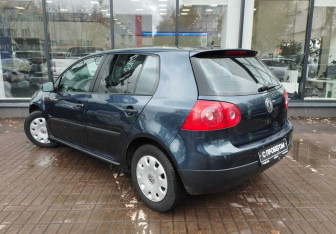 Подержанный автомобиль Volkswagen Golf Hatchback 2007 года (6 фото)