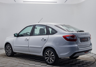 Подержанный автомобиль LADA (ВАЗ) Granta Liftback 2025 года (3 фото)