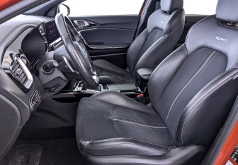 Подержанный автомобиль Kia Ceed Wagon 2021 года (20 фото)