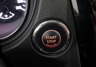 Подержанный автомобиль Nissan X-Trail 2016 года (15 фото)