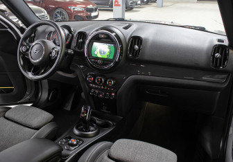 Подержанный автомобиль MINI Countryman 2020 года (11 фото)
