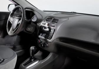 Подержанный автомобиль Chevrolet Cobalt Sedan 2013 года (9 фото)
