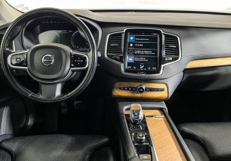 Подержанный автомобиль Volvo XC90 2021 года (12 фото)