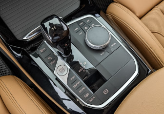 Подержанный автомобиль BMW X4 2023 года (21 фото)