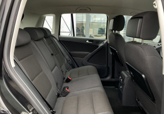 Подержанный автомобиль Volkswagen Tiguan 2011 года (20 фото)