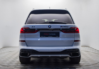 Подержанный автомобиль BMW X7 2020 года (3 фото)