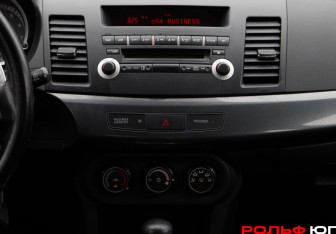 Подержанный автомобиль Mitsubishi Lancer Hatchback 2008 года (13 фото)