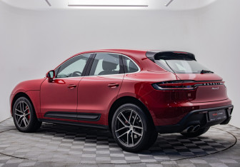 Подержанный автомобиль Porsche Macan 2023 года (3 фото)