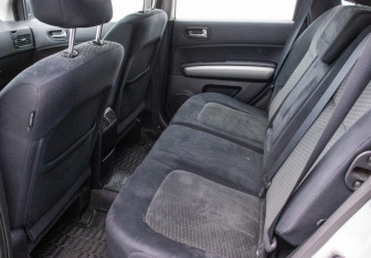 Подержанный автомобиль Nissan X-Trail 2012 года (11 фото)